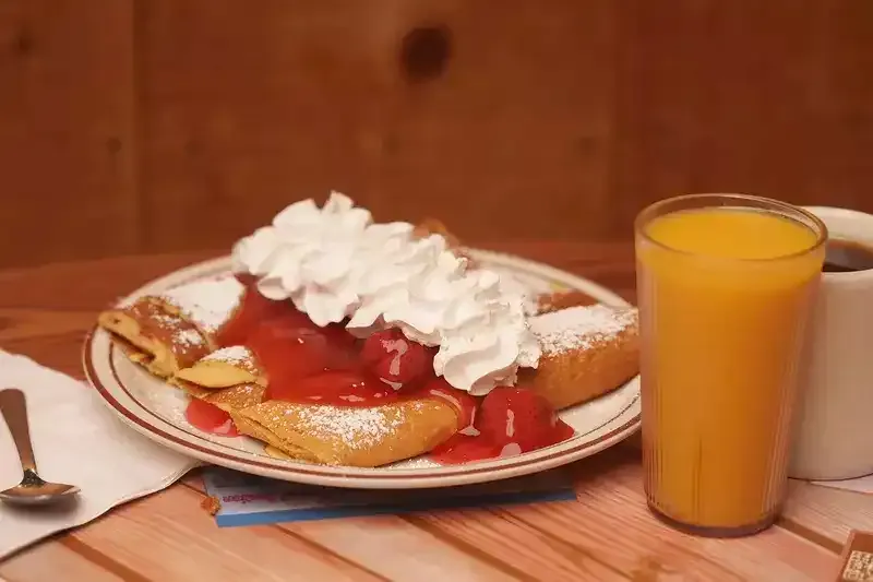 strawberry crepe
